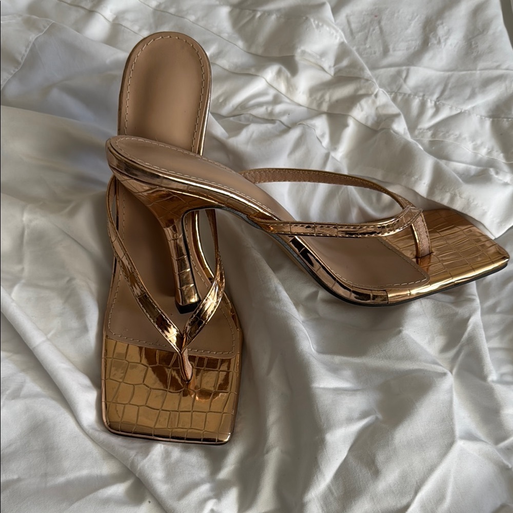 Elegant Gold Crocodile Print Heeled Sandals